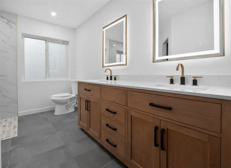 Richmond West Primary Bath - 110 sqft | Finished