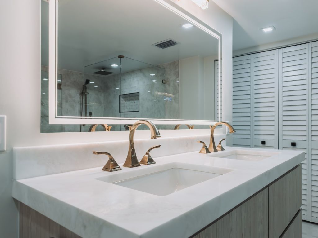 Oceanfront Condo Primary Bath