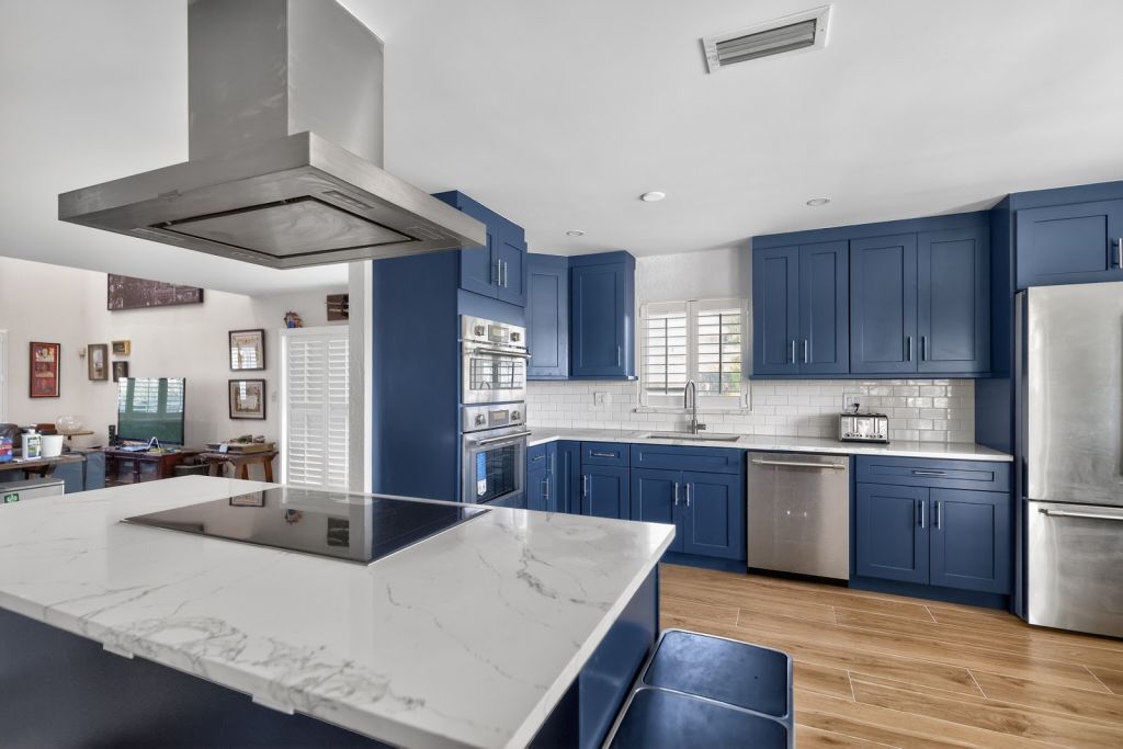 Hammocks Kitchen