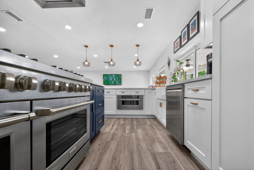 Pinecrest Kitchen